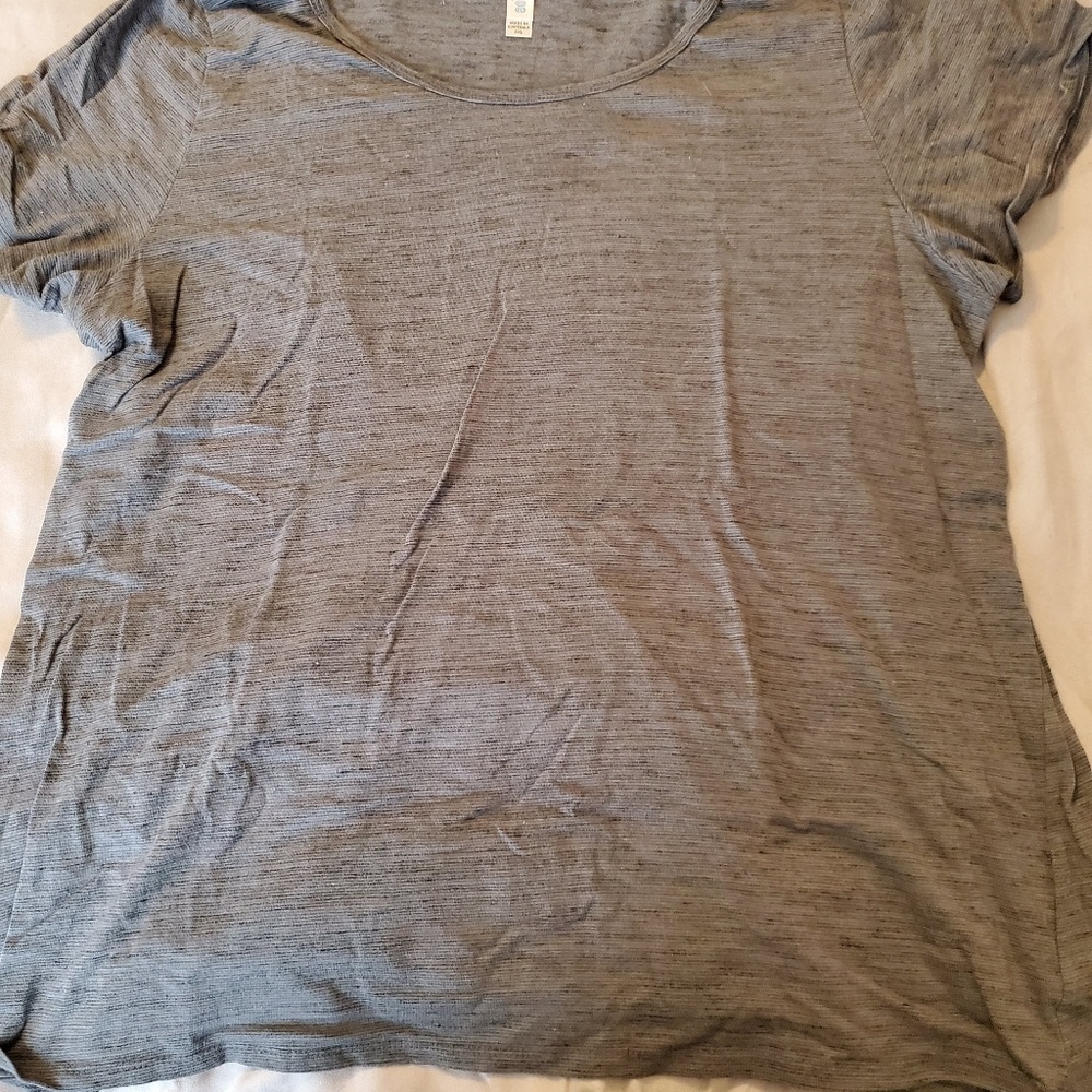Lularoe classic tee